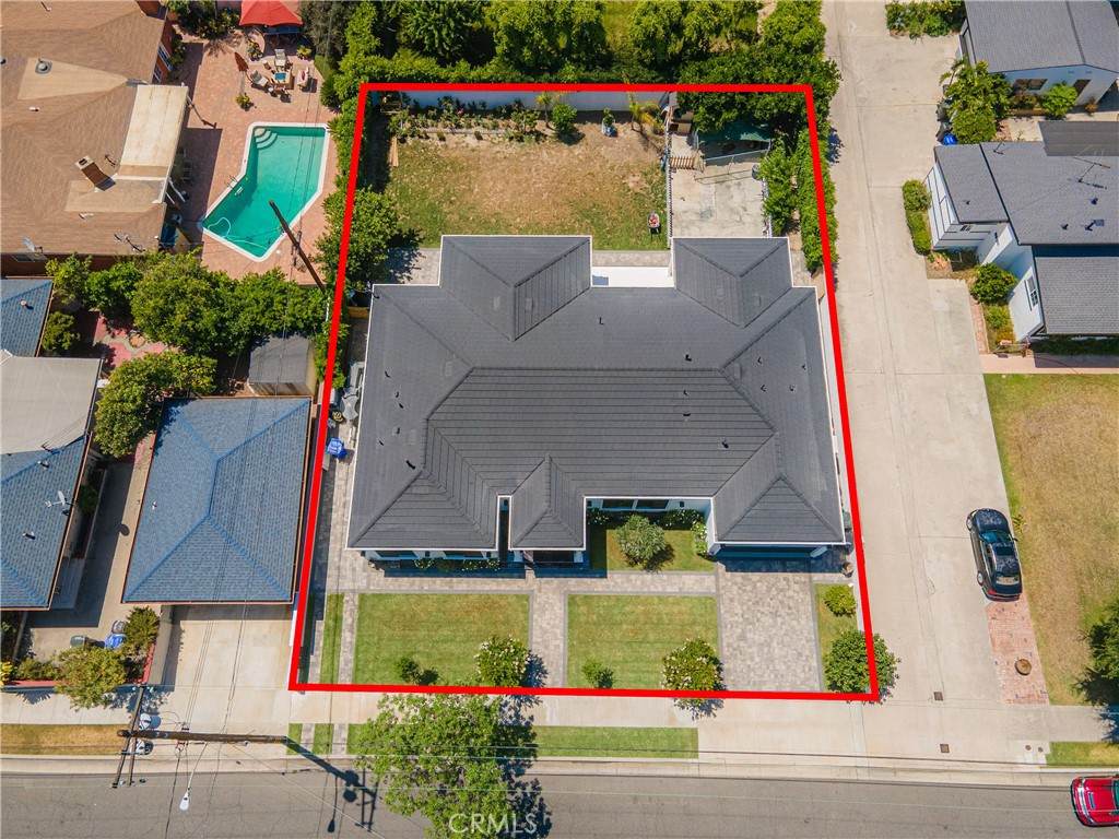 9509 Downey Avenue - Photo 1