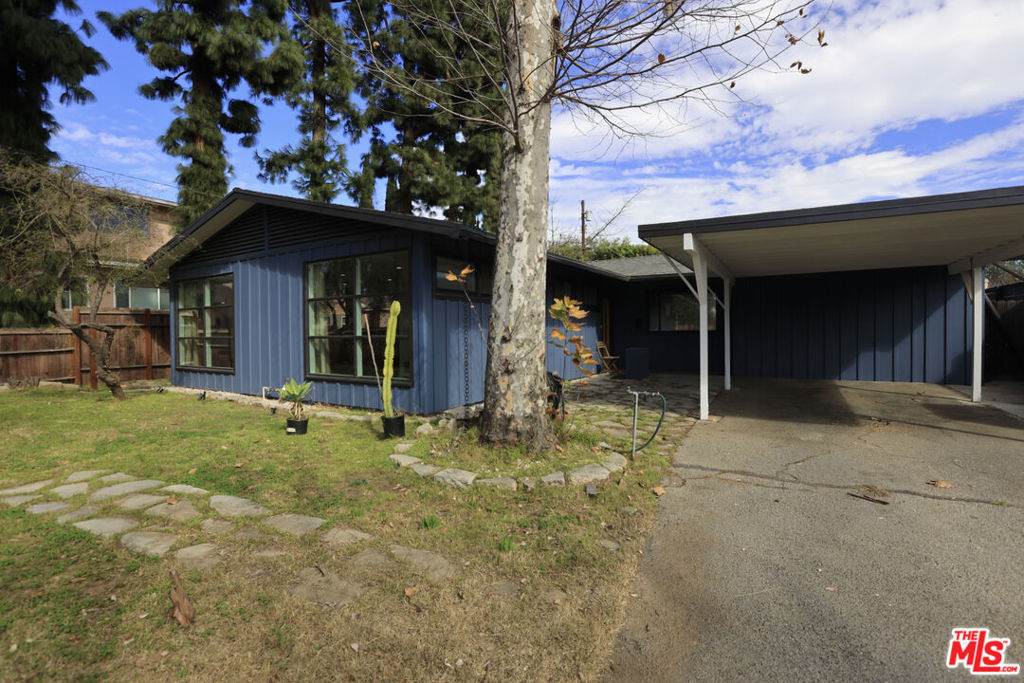 7058 Petit Avenue - Photo 1