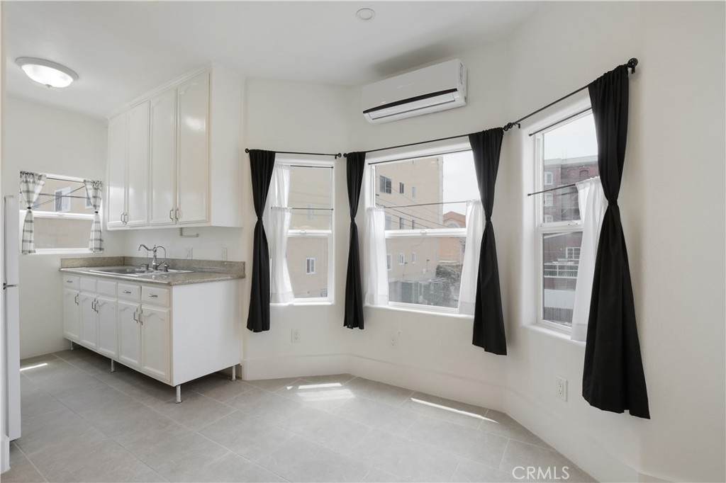 354 Chestnut Avenue - Photo 1