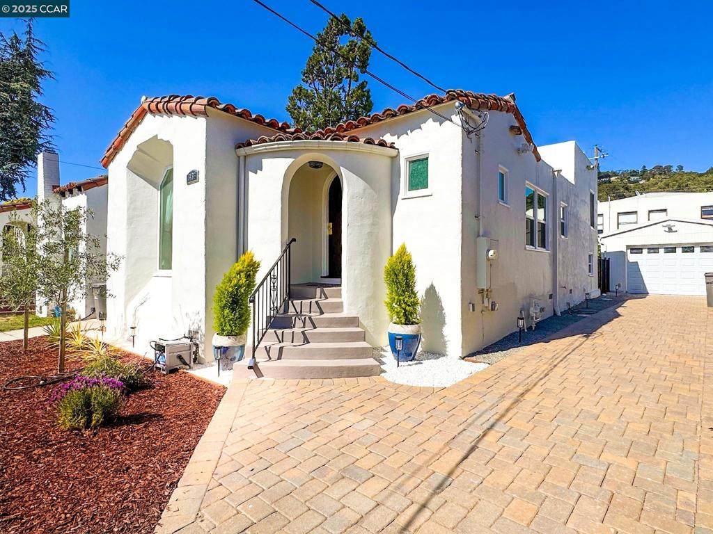 3438 Guido St - Photo 1