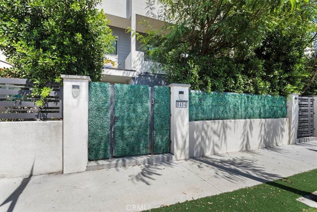 8404 Woodley Place - Photo 1