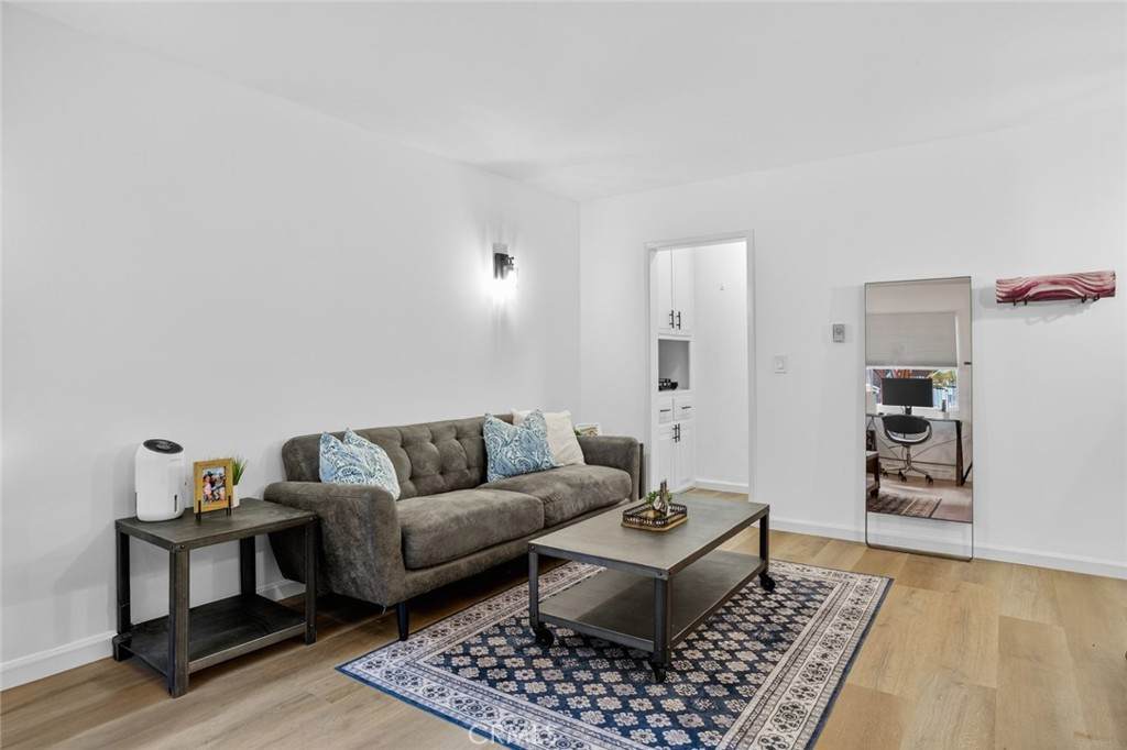 901 Linden Avenue - Photo 1