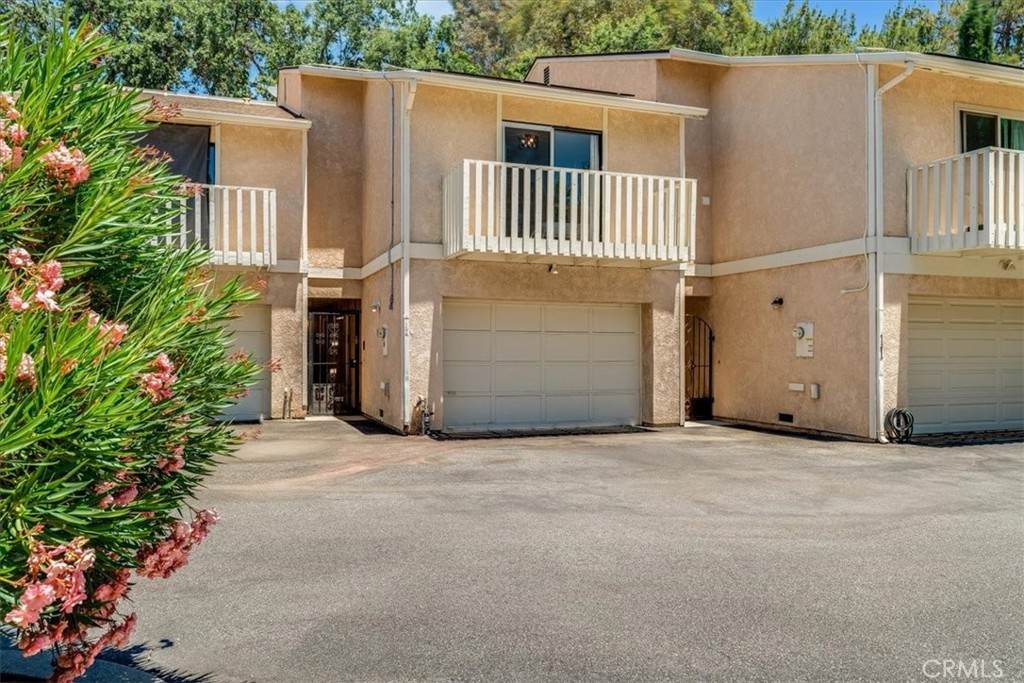 12 Green Court - Photo 1