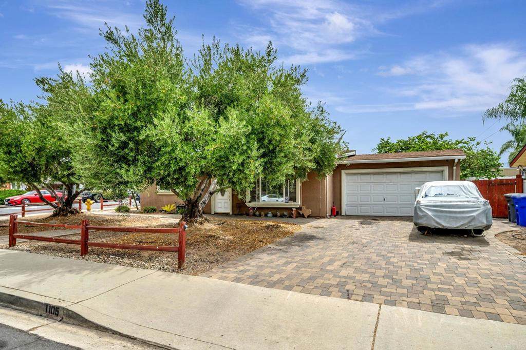 1105 Bostonia - Photo 1