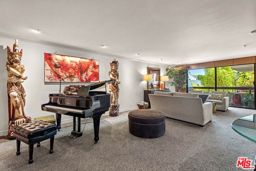 851 Kings Road - Photo 1