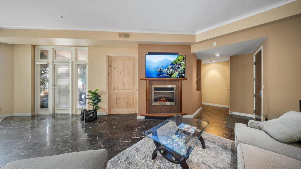 655 india St - Photo 1