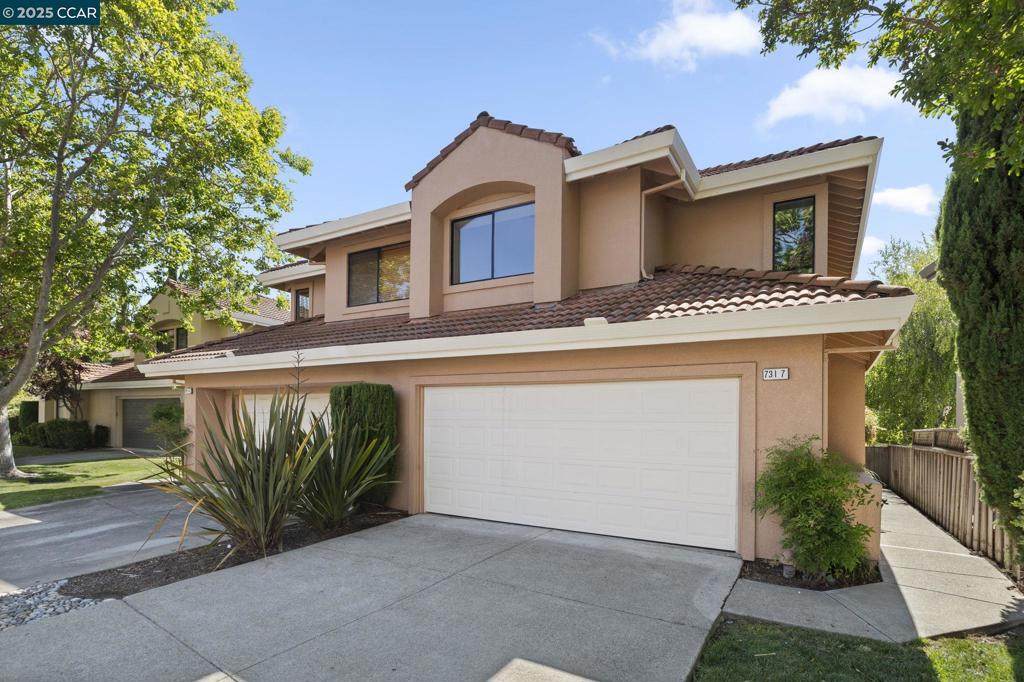731 Lakemont Pl - Photo 1