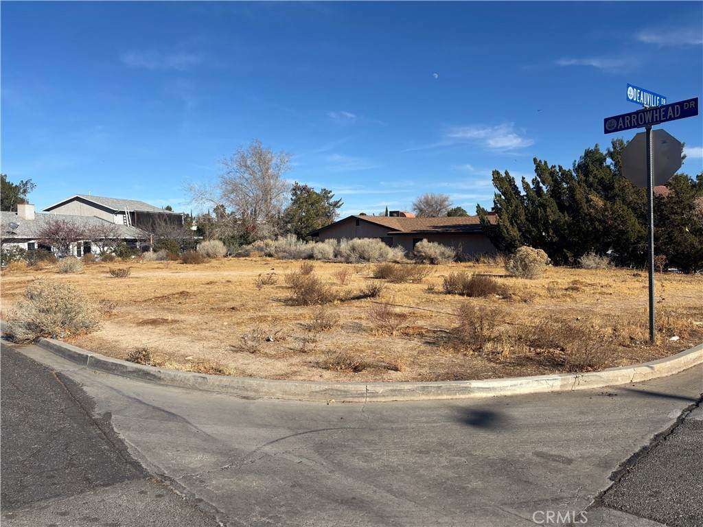 14 Arrowhead Drive - Photo 1