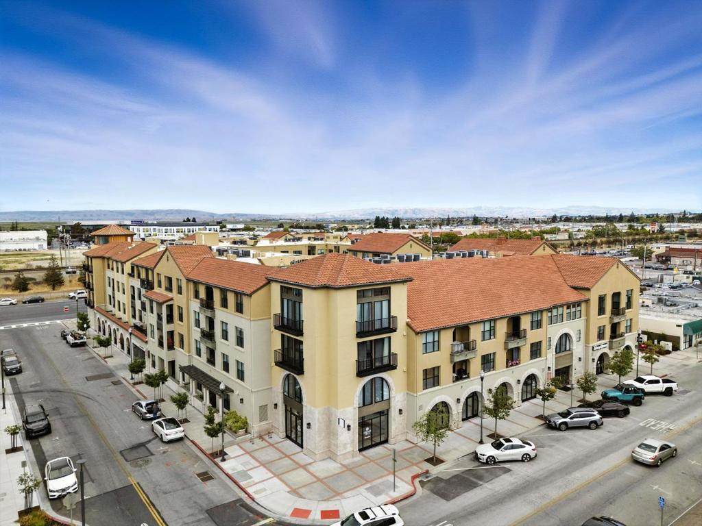 1001 Laurel Street - Photo 1