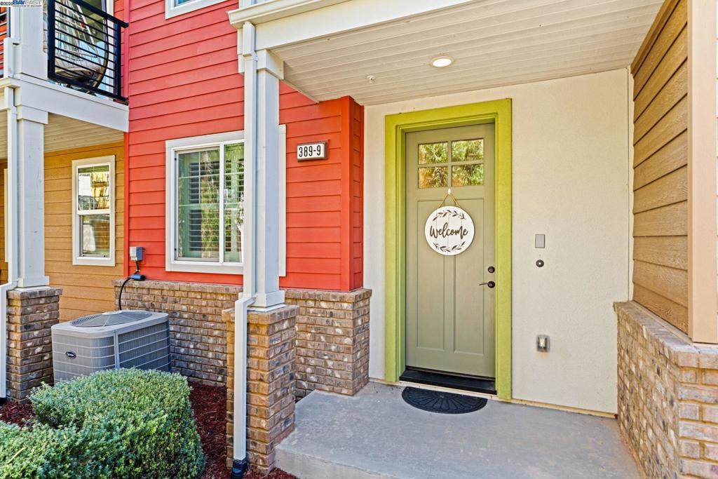 389 Basswood Cmn - Photo 1