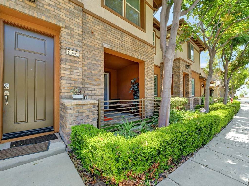 6046 Lyon Street - Photo 1