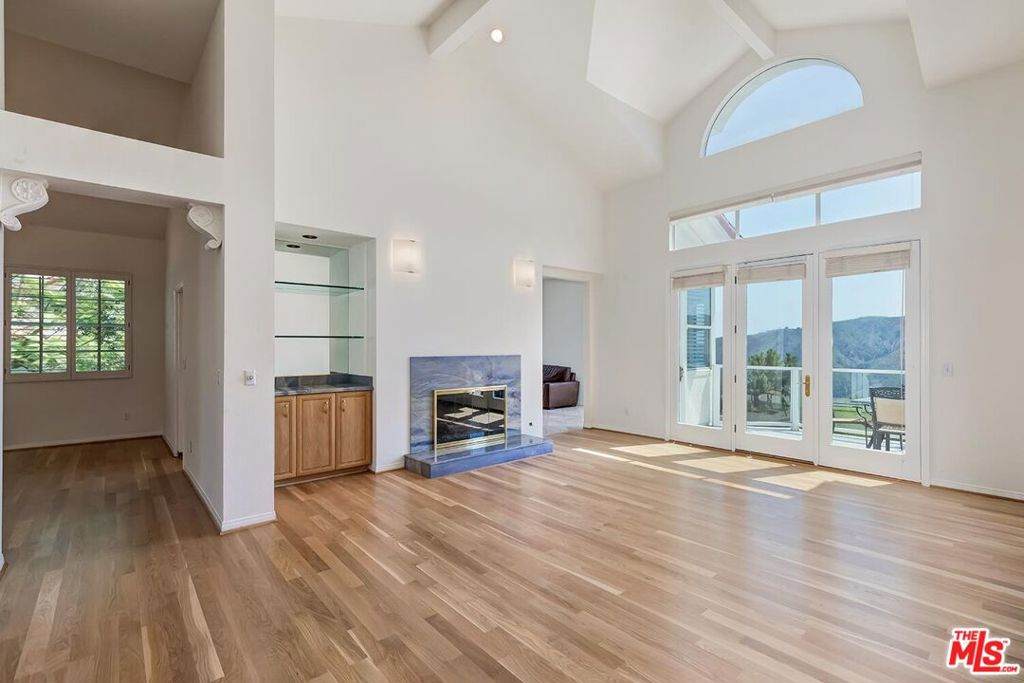2030 Palisades Drive - Photo 1