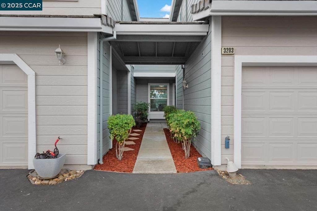 3203 Coyote Cir - Photo 1