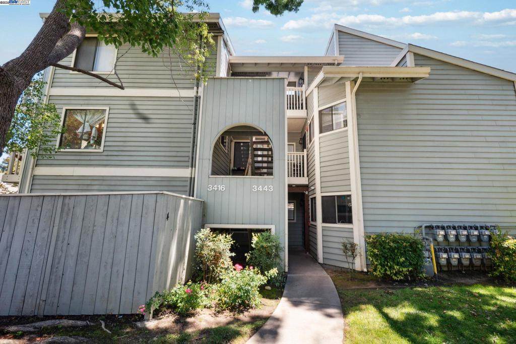 3443 Pepperwood Ter - Photo 1