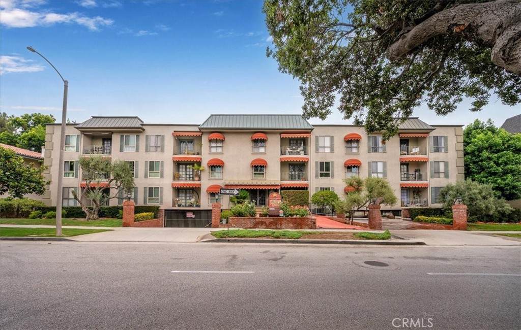 330 Mentor Avenue - Photo 1