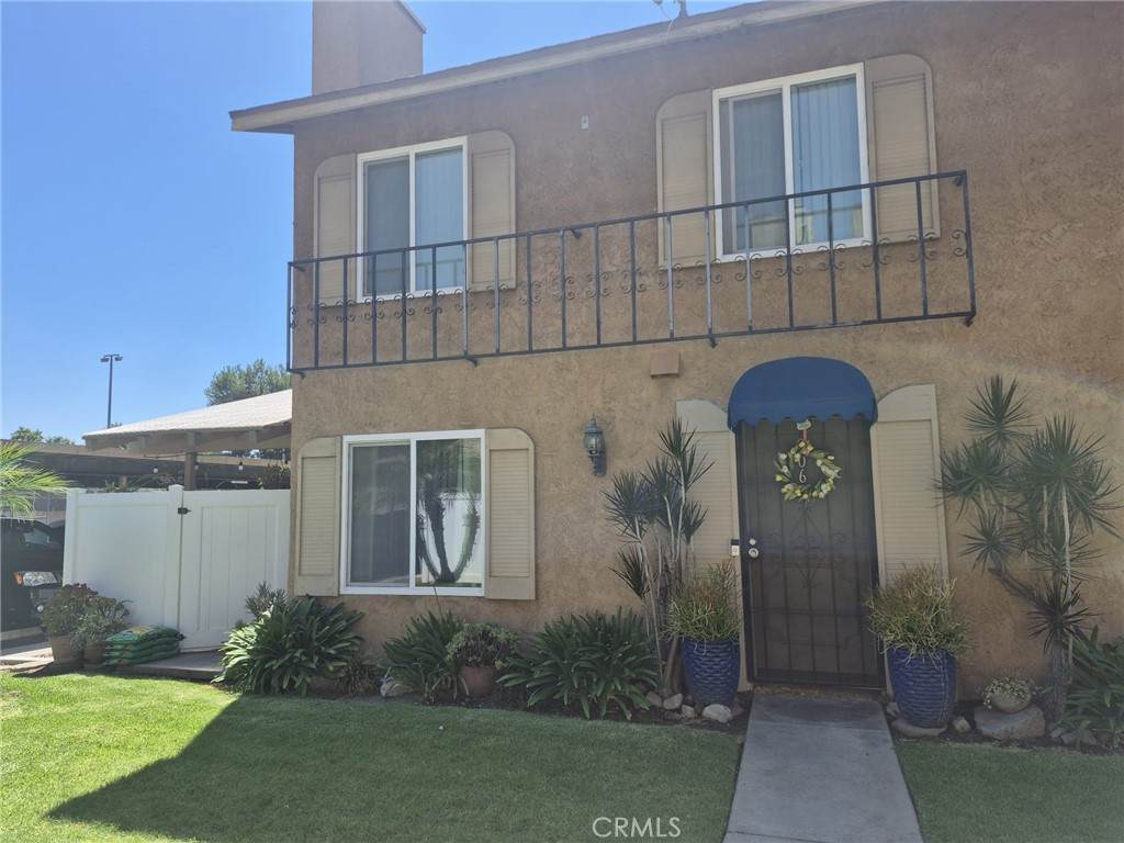 906 Mountain Avenue - Photo 1