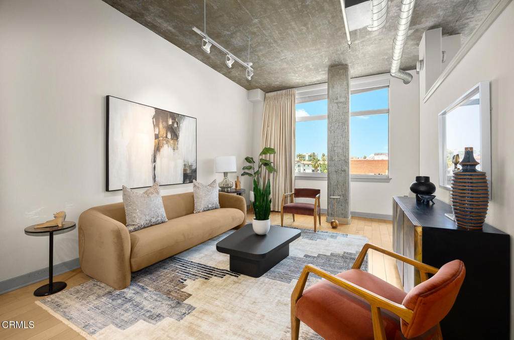 840 Green Street - Photo 1