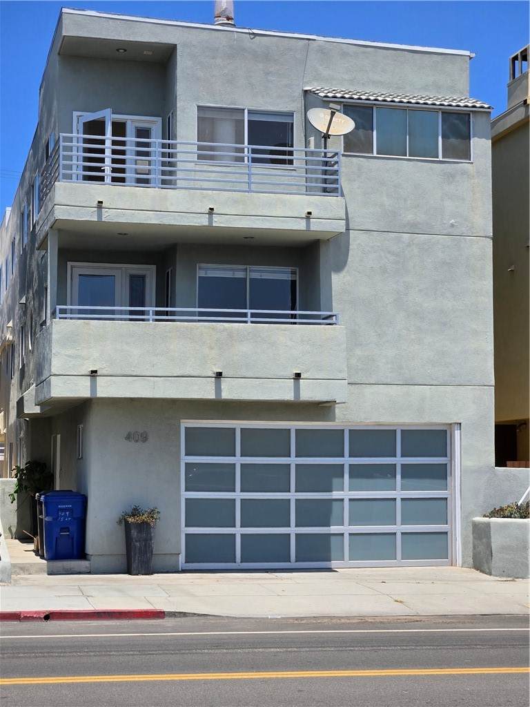 409 15th Street - Photo 1