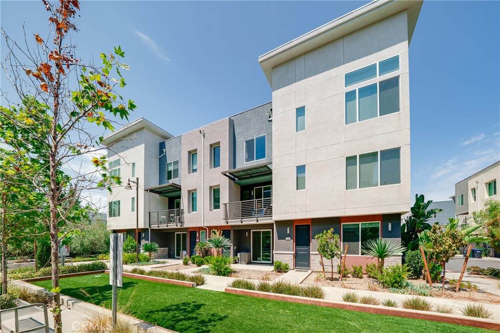 221 Steely - Photo 1