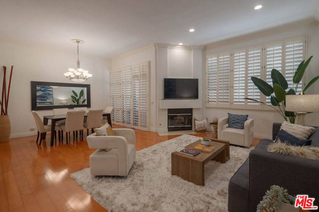 11636 Montana Avenue - Photo 1
