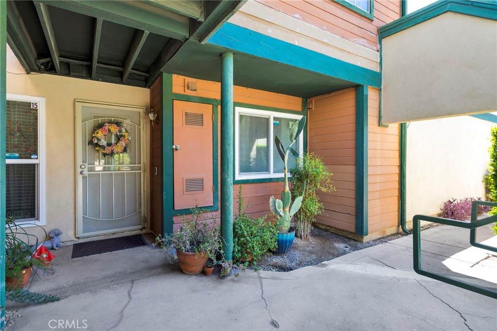 2660 Twain Dr - Photo 1