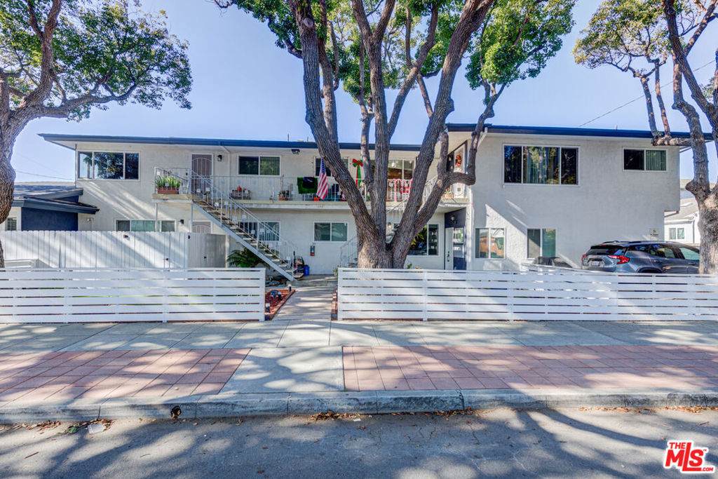 1645 Beech - Photo 1