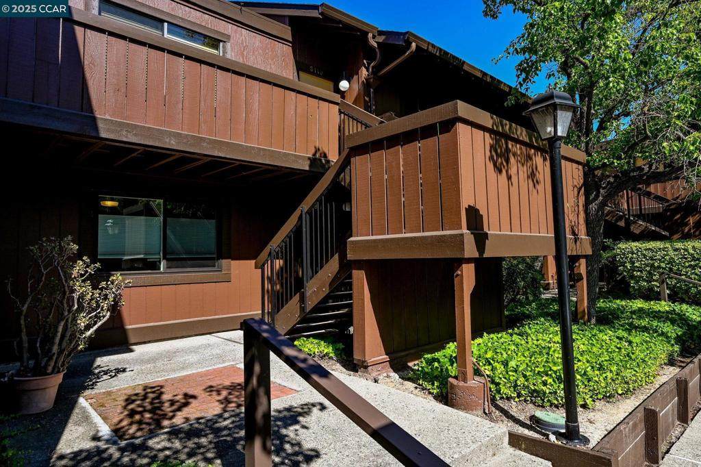 8112 Camelback Pl - Photo 1