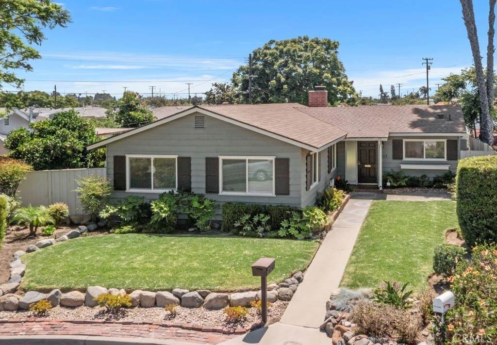 927 Alona Place - Photo 1