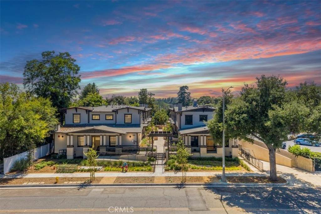569 Lincoln Avenue - Photo 1