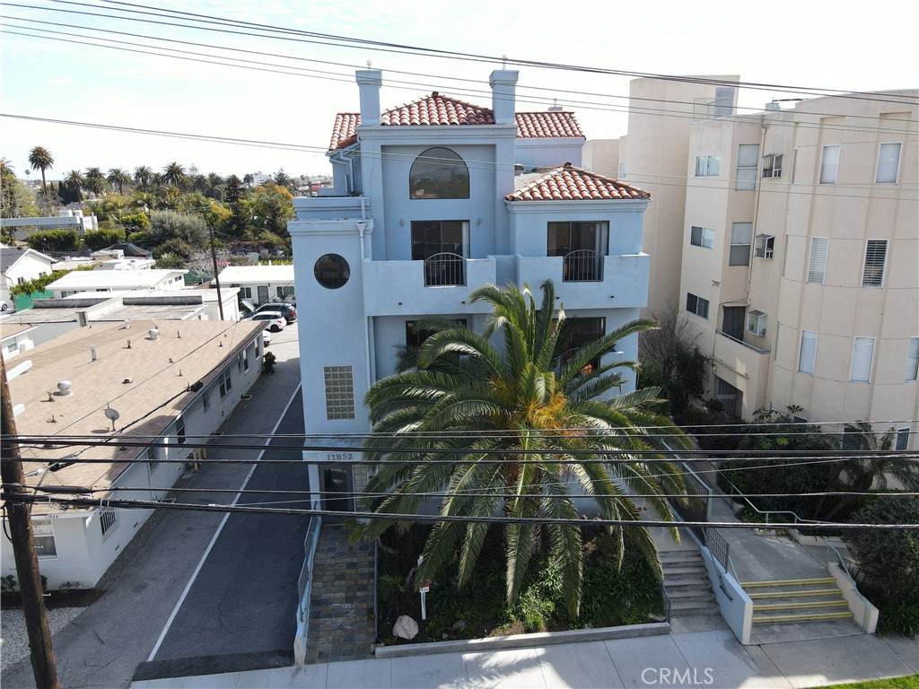 11852 Washington Place - Photo 1