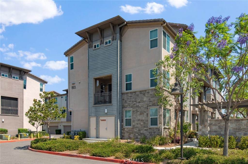 893 Tangelo Way - Photo 1