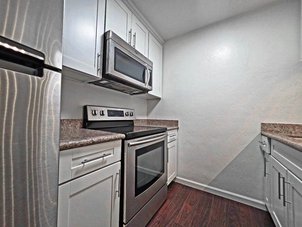 980 Kiely Boulevard - Photo 1