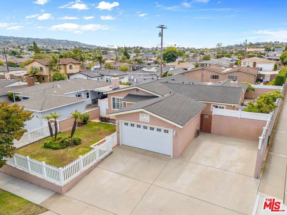 22305 Ladeene Avenue - Photo 1