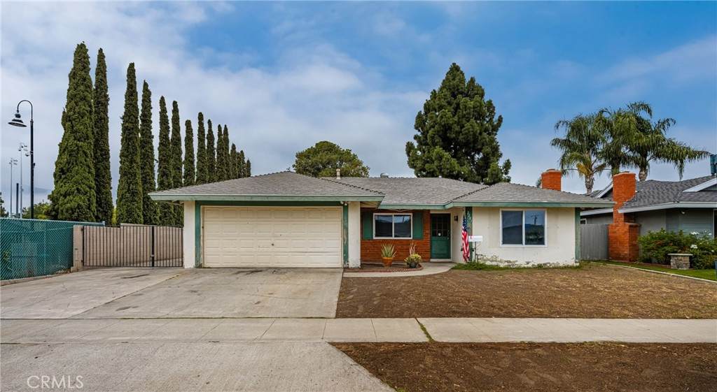 2201 Oakmont - Photo 1