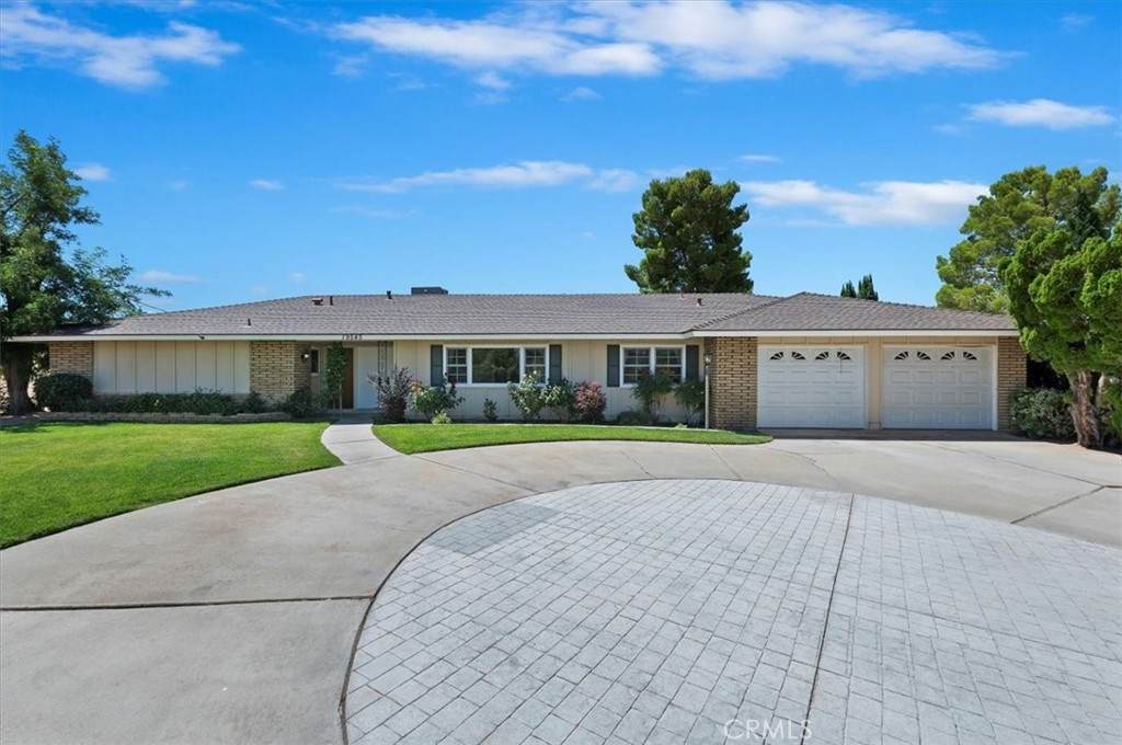 19545 Shoshonee Road - Photo 1