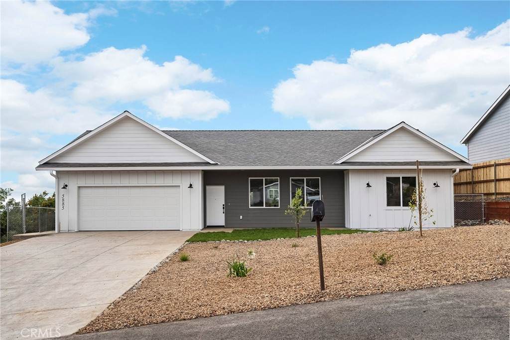 5885 Pine View Drive - Photo 1