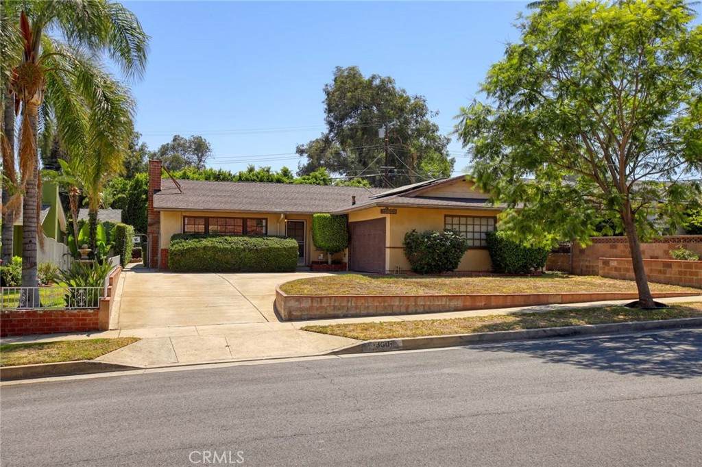 13601 Simshaw Avenue - Photo 1