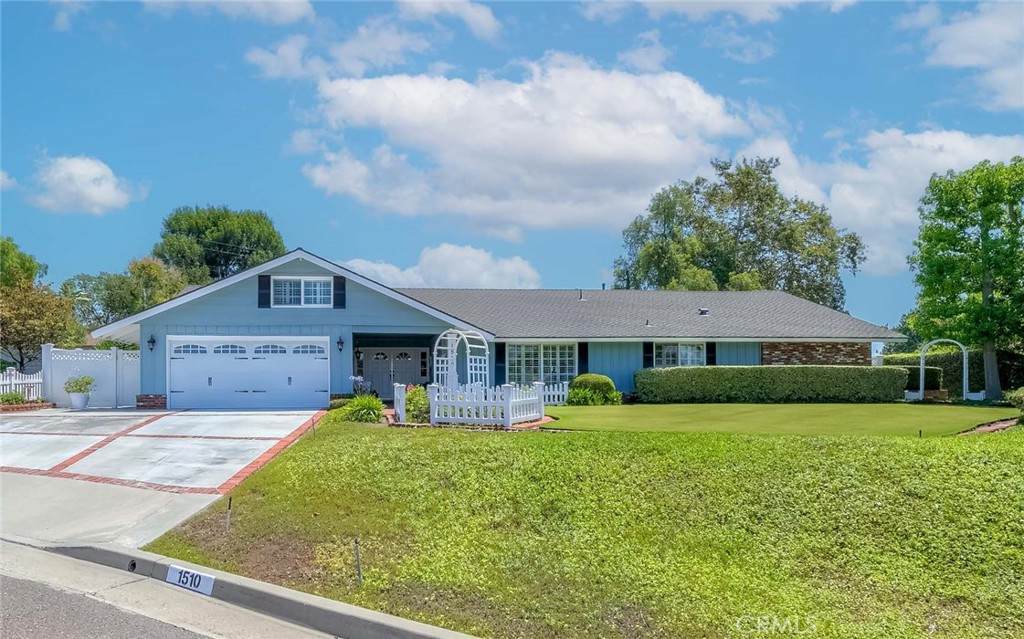 1510 Camino La Vista - Photo 1