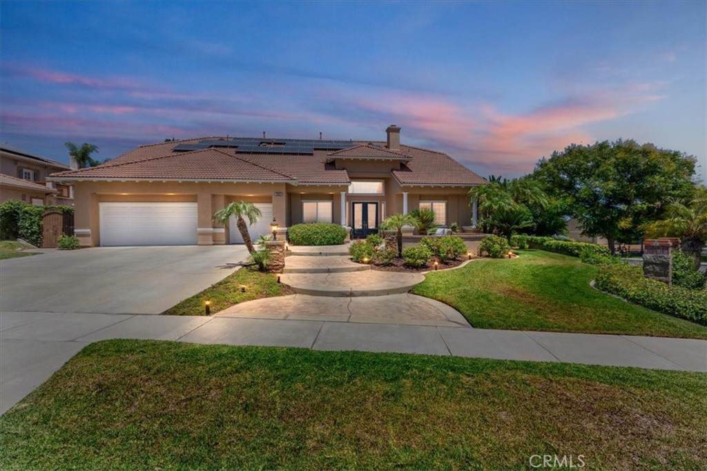 1083 La Vaughn Circle - Photo 1