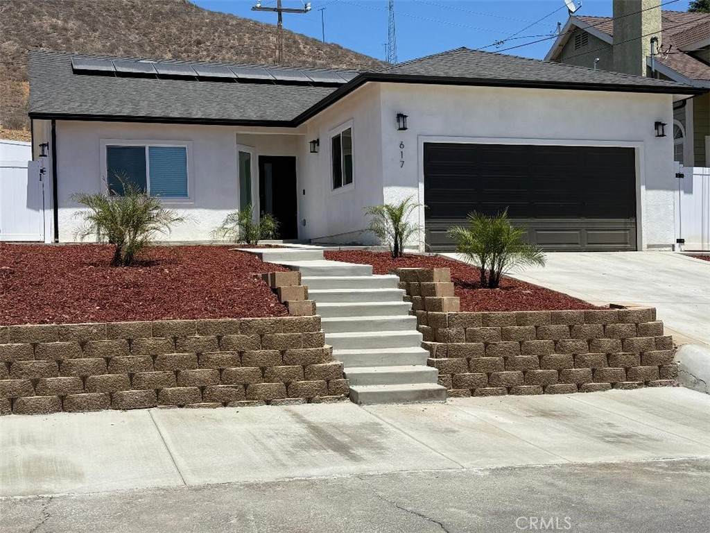 617 Acacia Street - Photo 1