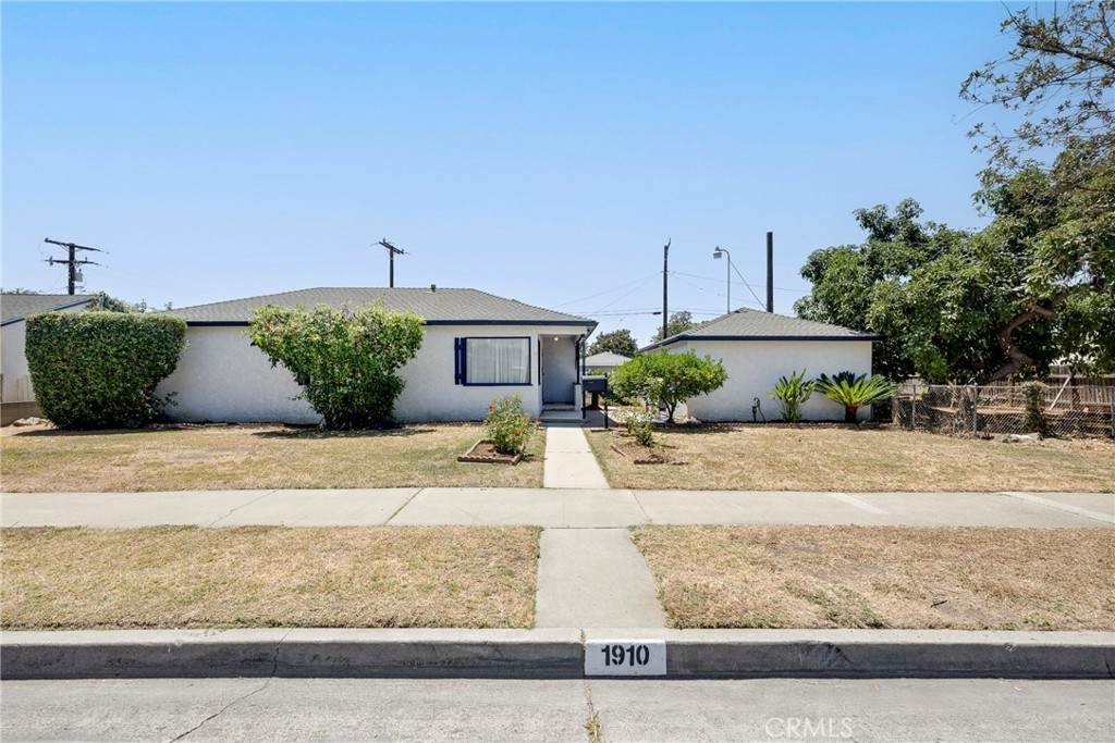 1910 Chapman Ave. - Photo 1