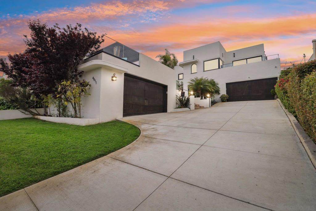4611 Santa Cruz Ave - Photo 1