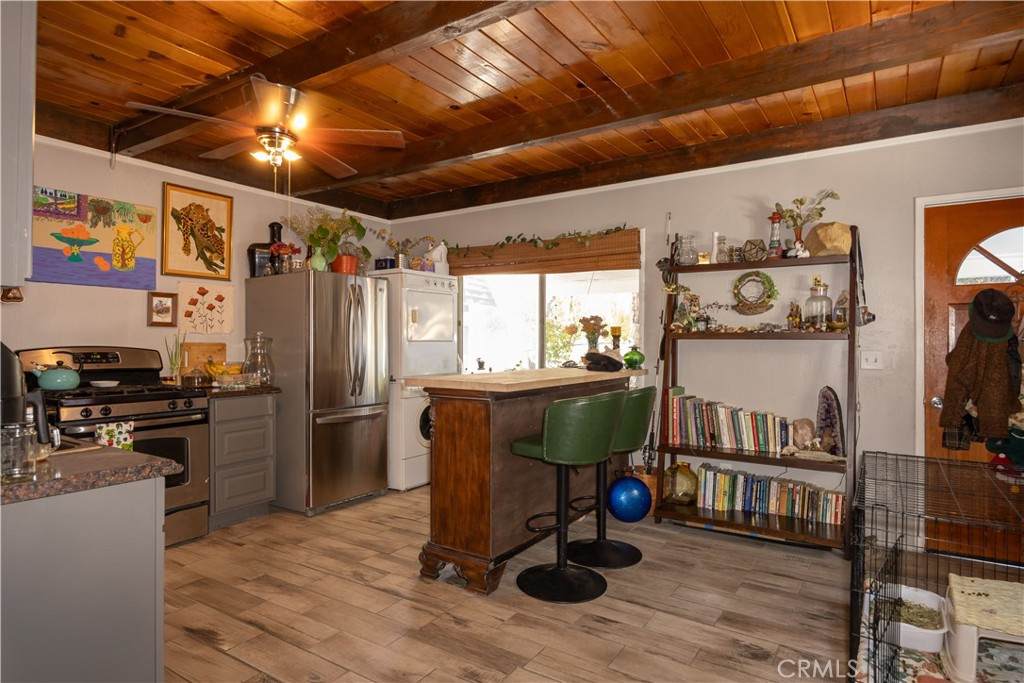1025 Country Club Boulevard - Photo 1
