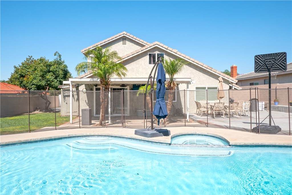 https://bt-photos.global.ssl.fastly.net/socal/orig_boomver_1_374949496-2.jpg
