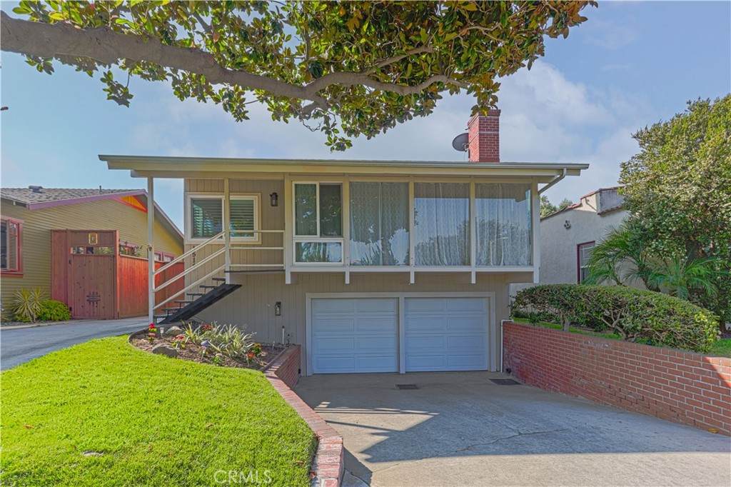 1514 Engracia Avenue - Photo 1
