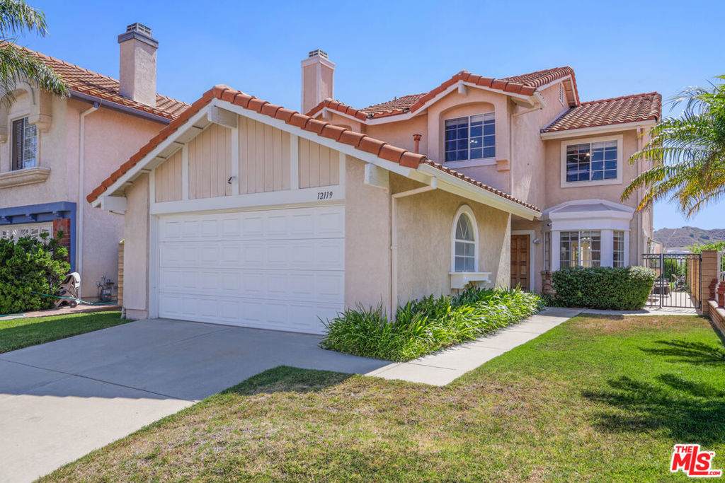 12119 Falcon Crest Way - Photo 1