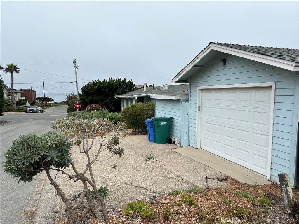 5350 Windsor Boulevard - Photo 1