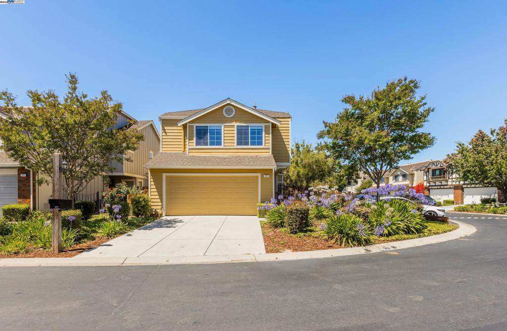 777 Erie Cir - Photo 1