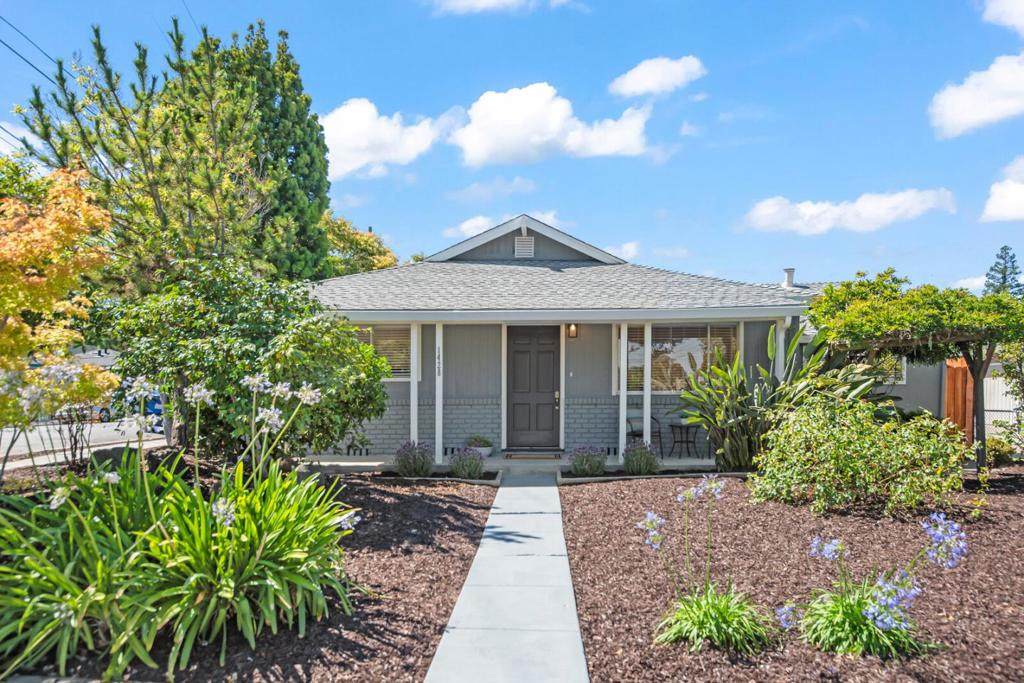 1428 Redwood Avenue - Photo 1
