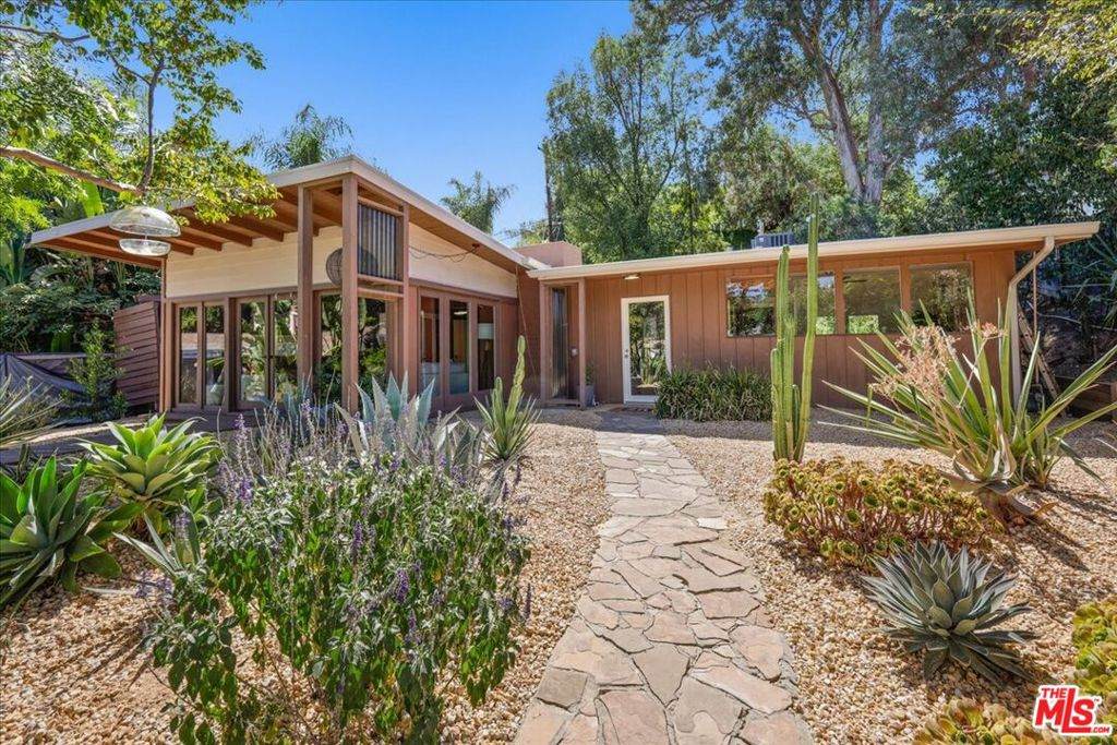 4977 Canoga Avenue - Photo 1